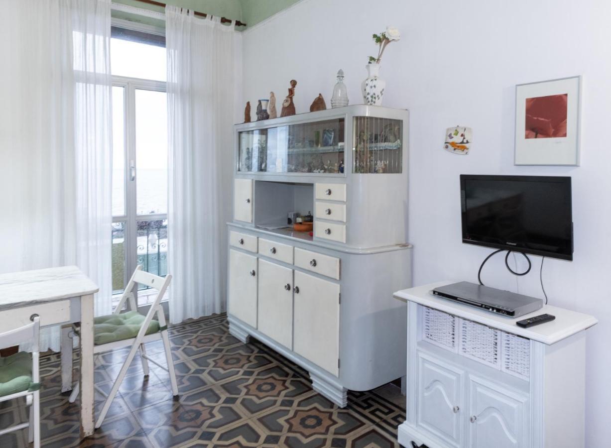 House By The Sea Apartment Албисола Марина Екстериор снимка