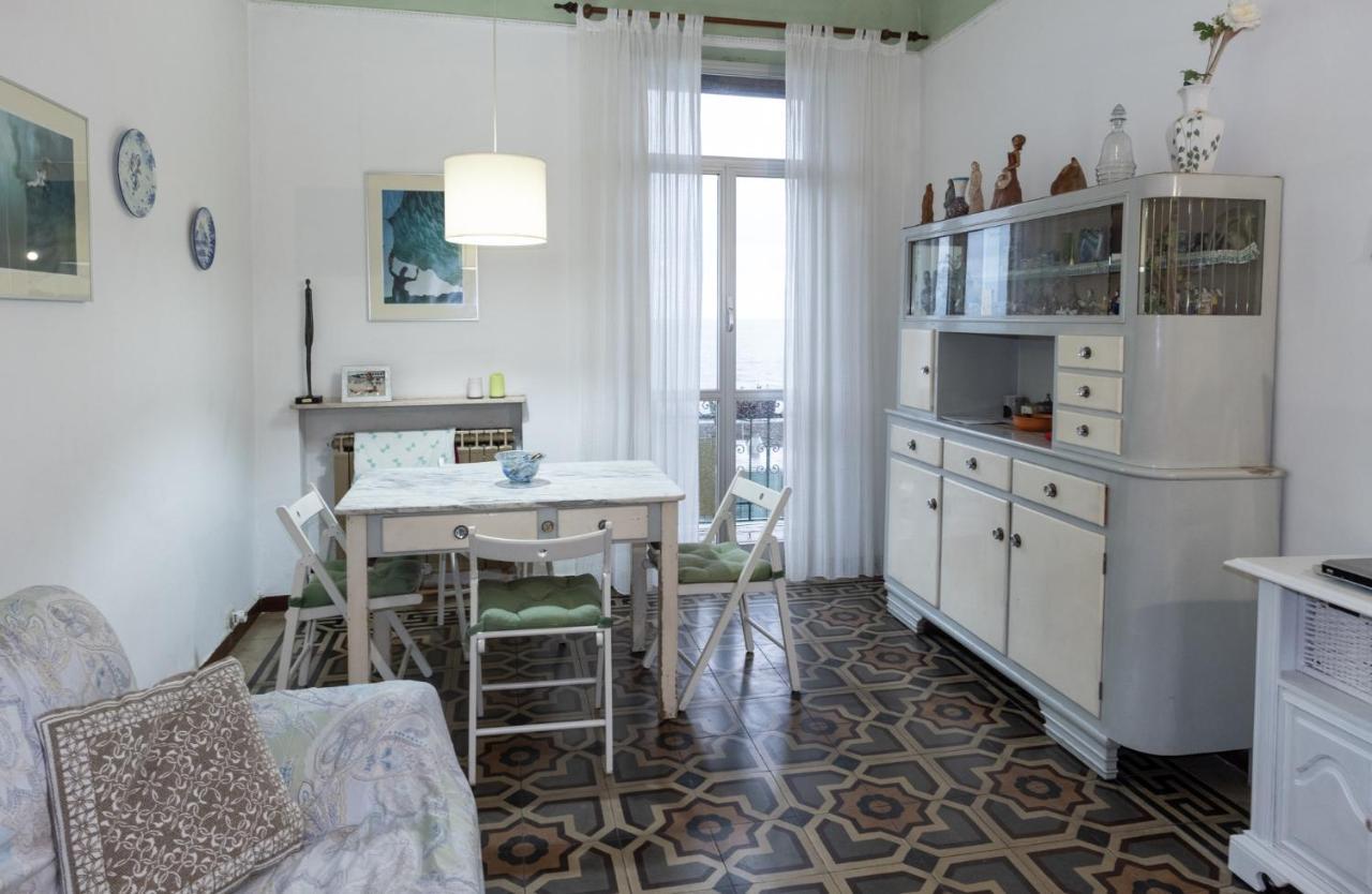House By The Sea Apartment Албисола Марина Екстериор снимка